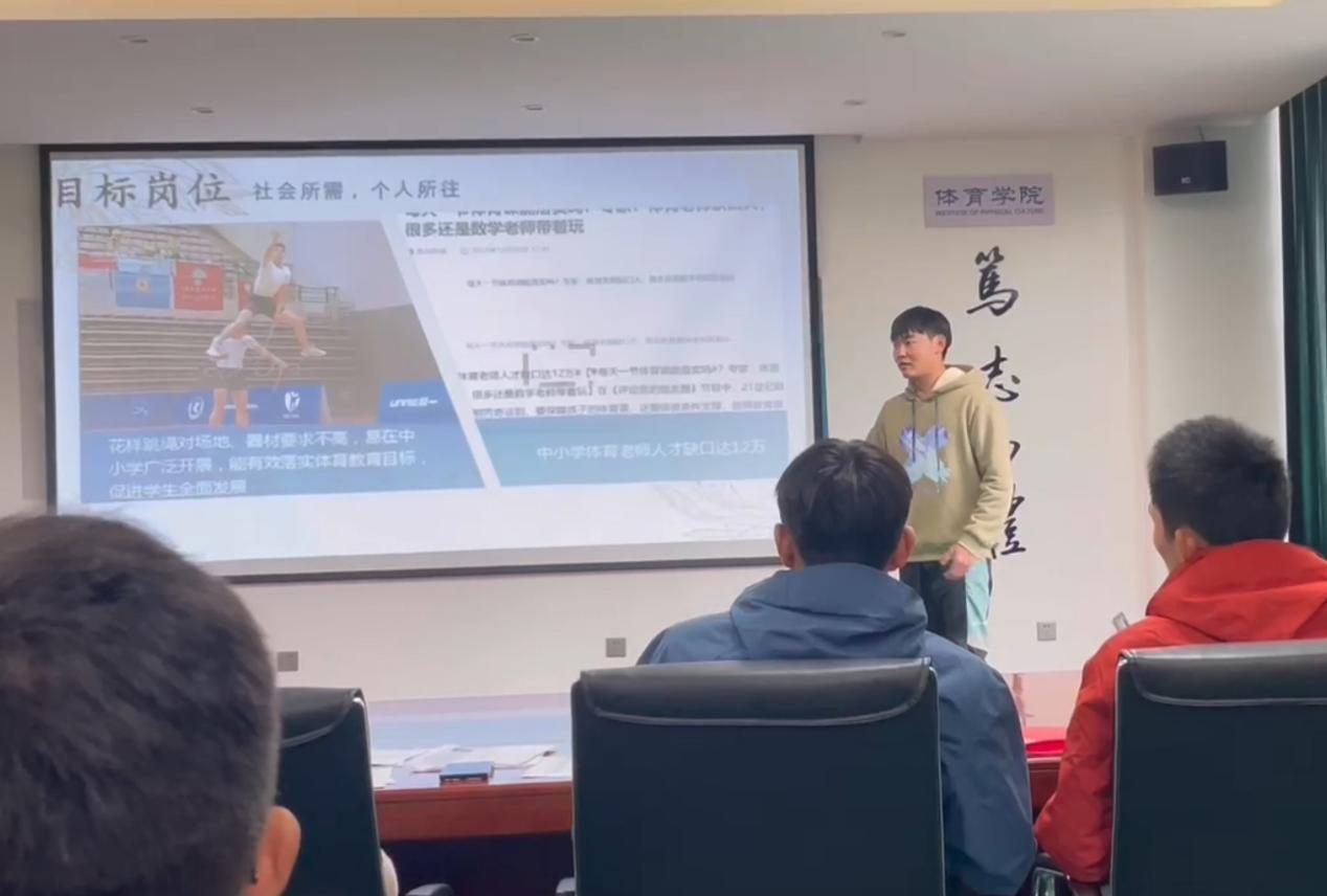 7a4610443ecfd93c95d547d0913a4d3